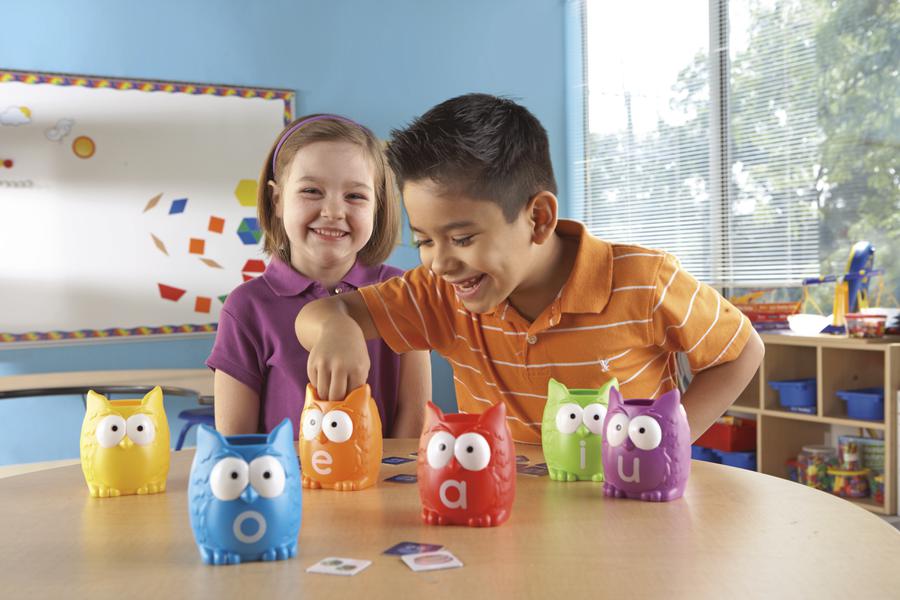 Vowel Owls™ Sorting Set