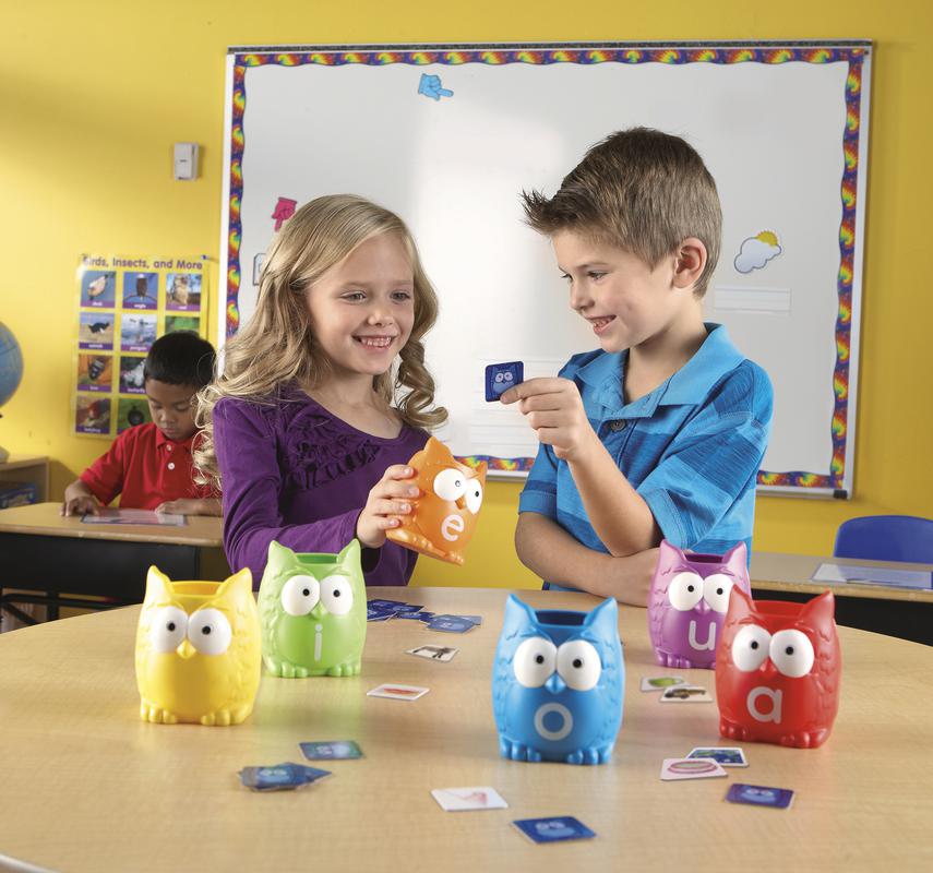 Vowel Owls™ Sorting Set