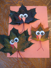 Super Cute Maple Leaf Turkey Crafts for Thanksgiving!
