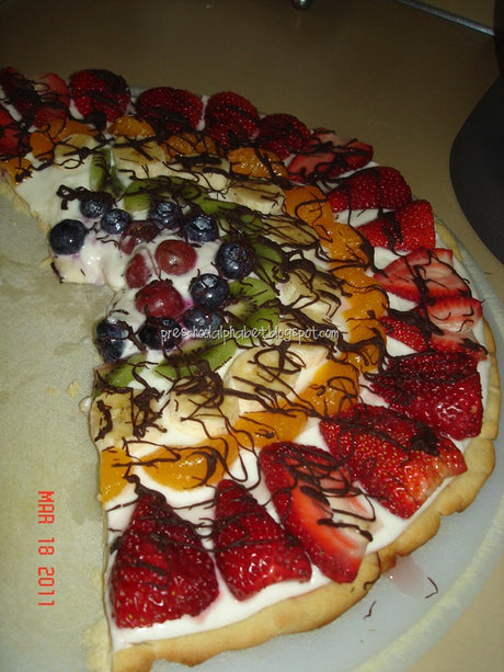 Rainbow Fruit Pizza Snack for St. Patrick's Day!