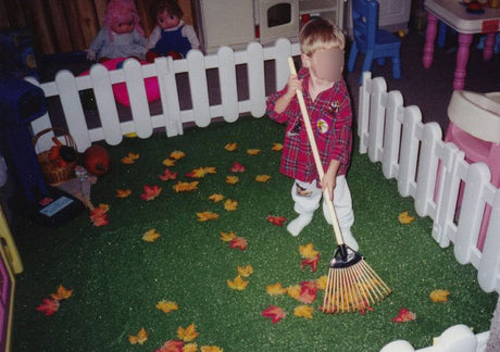"Raking Leaves" A Fall Dramatic Play Experience