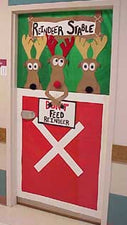 "Don't Feed the Reindeer!" - Christmas Classroom Door Decoration Idea