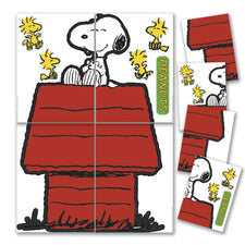 Giant Character Snoopy & Dog House Bulletin Board Set