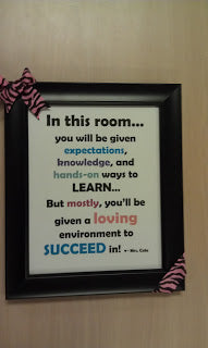 Classroom Sign FREEbies